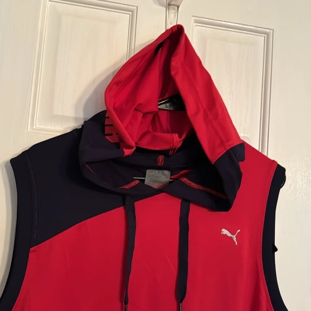 Puma Training sleeveless hooded front pocket Tshirt NWT L